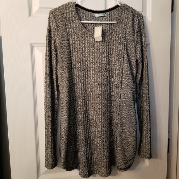 Maurices Top Bundle - Picture 2 of 8